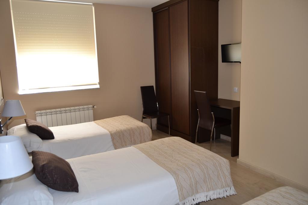 Pension-Albergue Lemos Tríacastela Extérieur photo